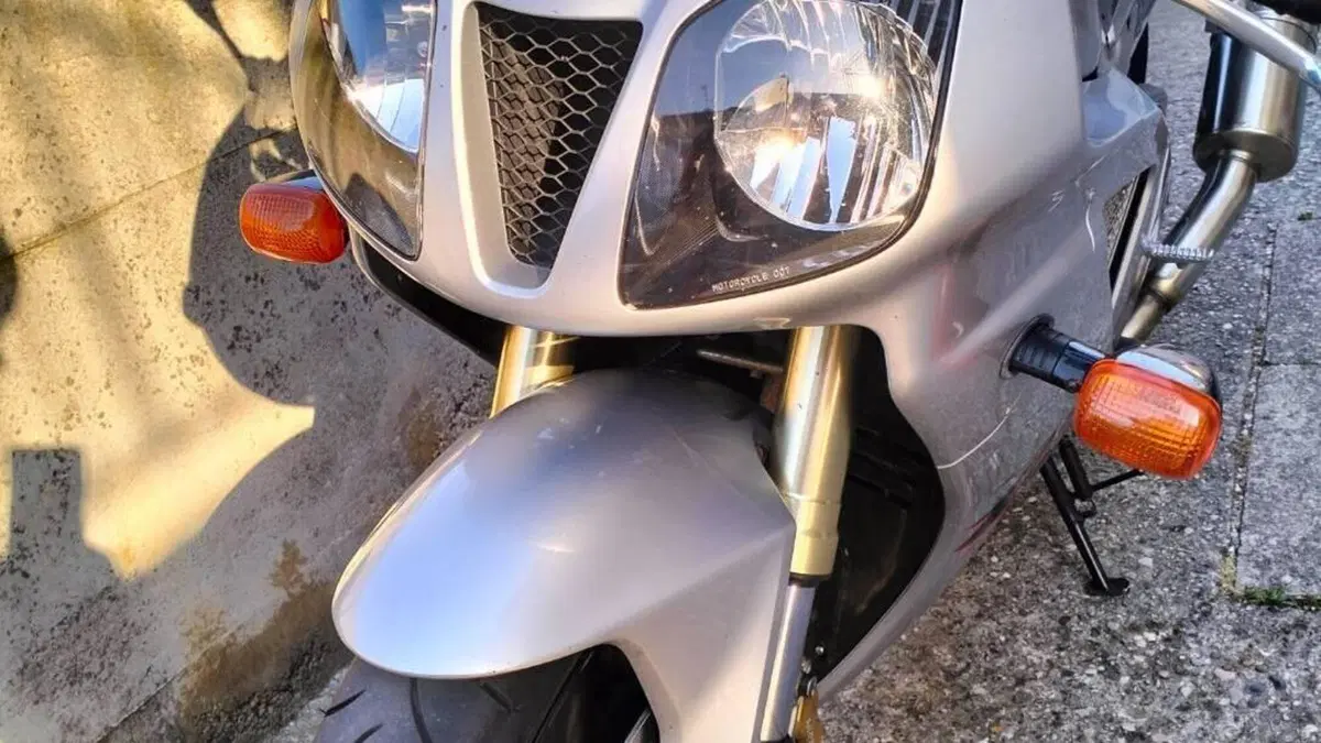 Honda VTR 1000 SP-1 (2000 - 01)  (3)