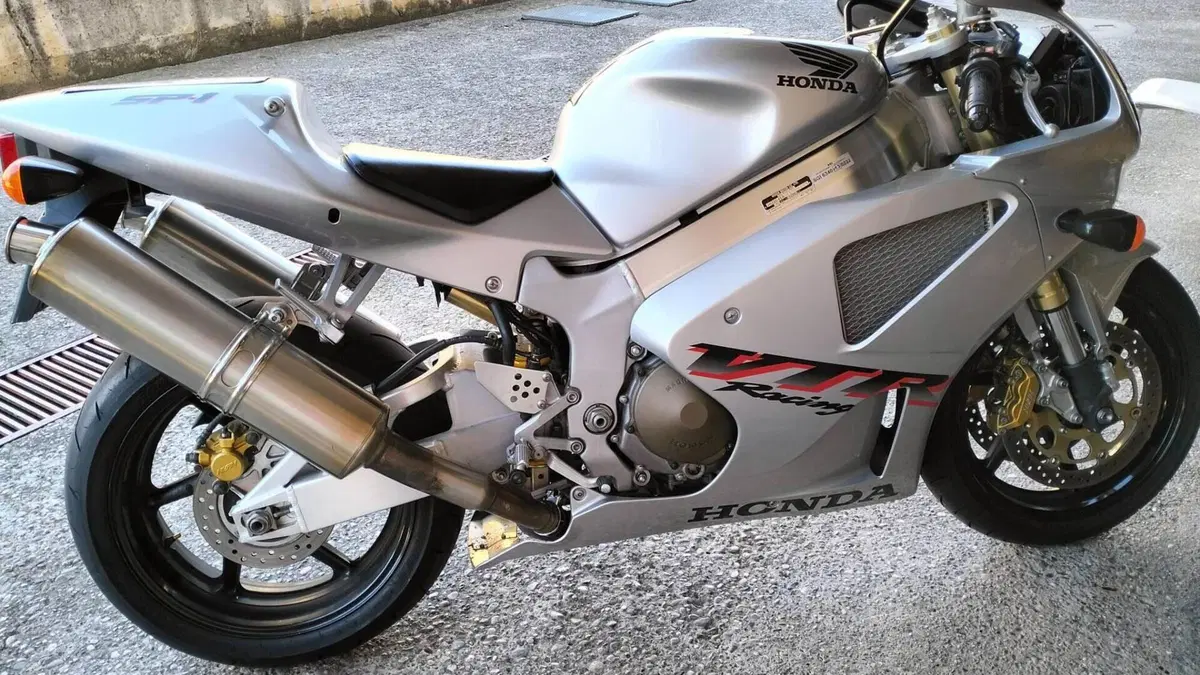 Honda VTR 1000 SP-1 (2000 - 01)  (6)