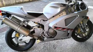 Honda VTR 1000 SP-1 (2000 - 01)  (6)