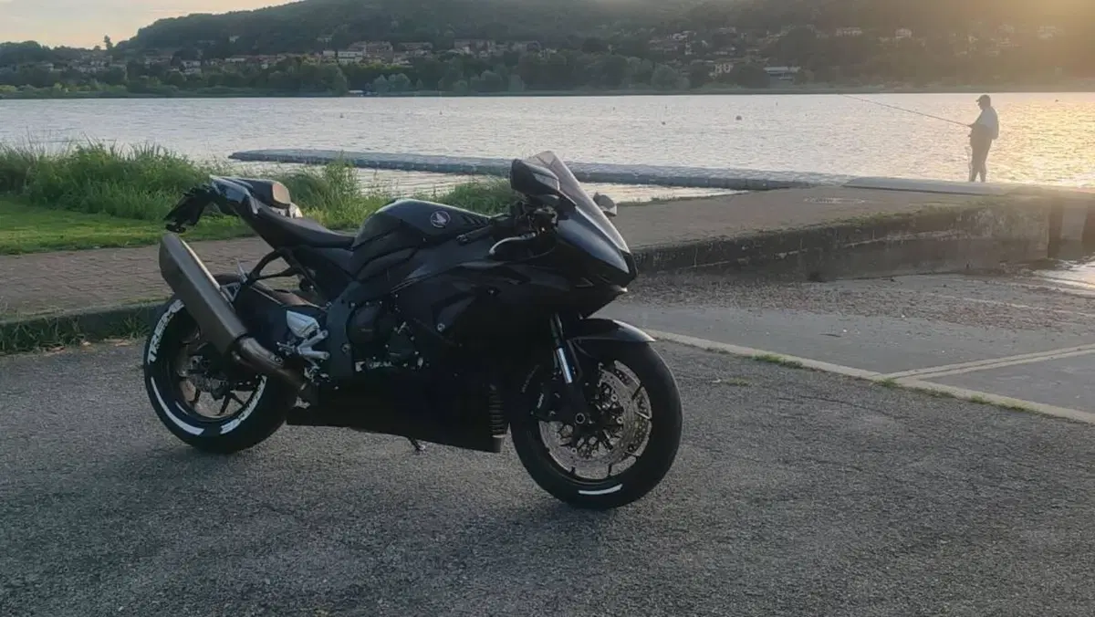Honda CBR 1000 RR-R Fireblade (2020 - 21)  (4)