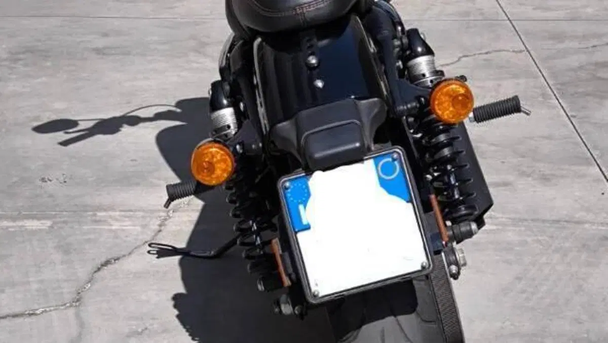 Harley-Davidson XL 1200 CX Roadster (2016 - 18)  (3)