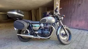 Triumph Bonneville T100 Gold Line Edition (2022)  (7)