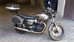 Triumph Bonneville T100 Gold Line Edition (2022)  (10)