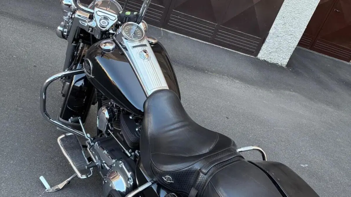 Harley-Davidson 1584 Road King Classic (2007 - 11) - FLHRCI  (3)