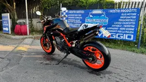 KTM 890 Duke R (2021 - 23)  (8)