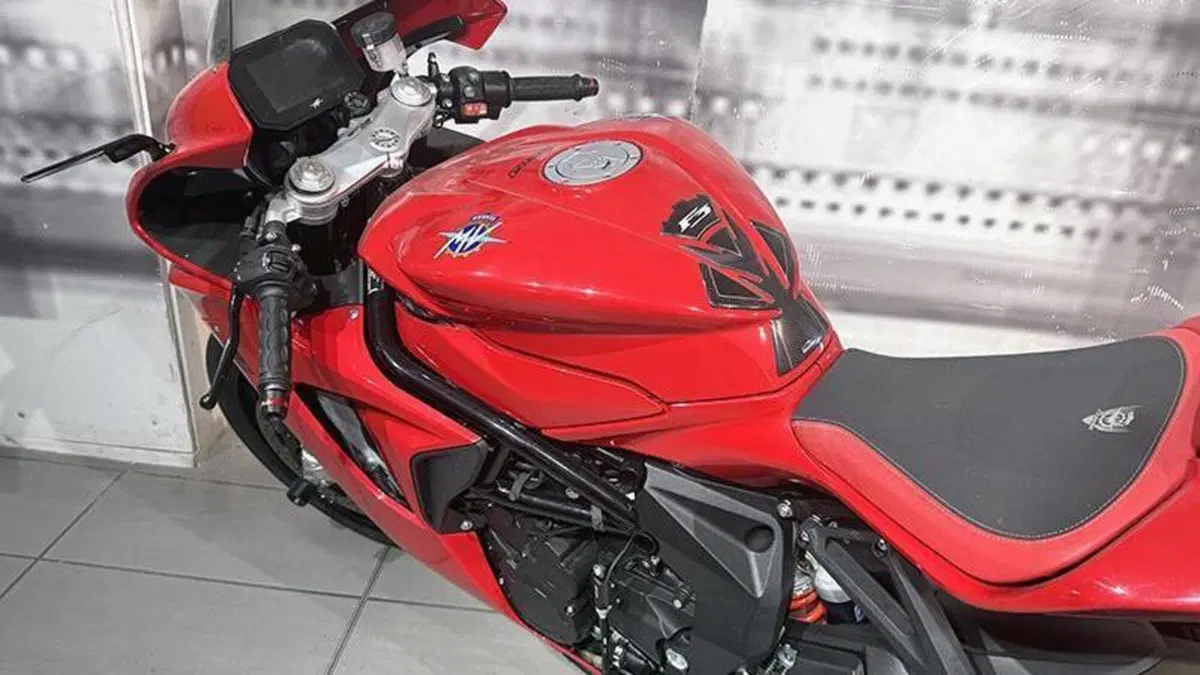 MV Agusta F3 800 Rosso (2021 - 23)  (4)