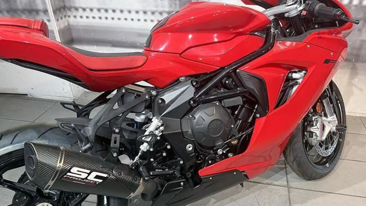 MV Agusta F3 800 Rosso (2021 - 23)  (9)