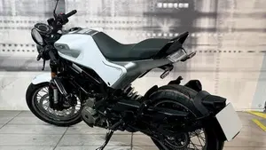 Husqvarna Vitpilen 401 (2021 - 23)  (2)
