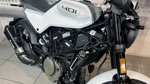 Husqvarna Vitpilen 401 (2021 - 23)  (4)
