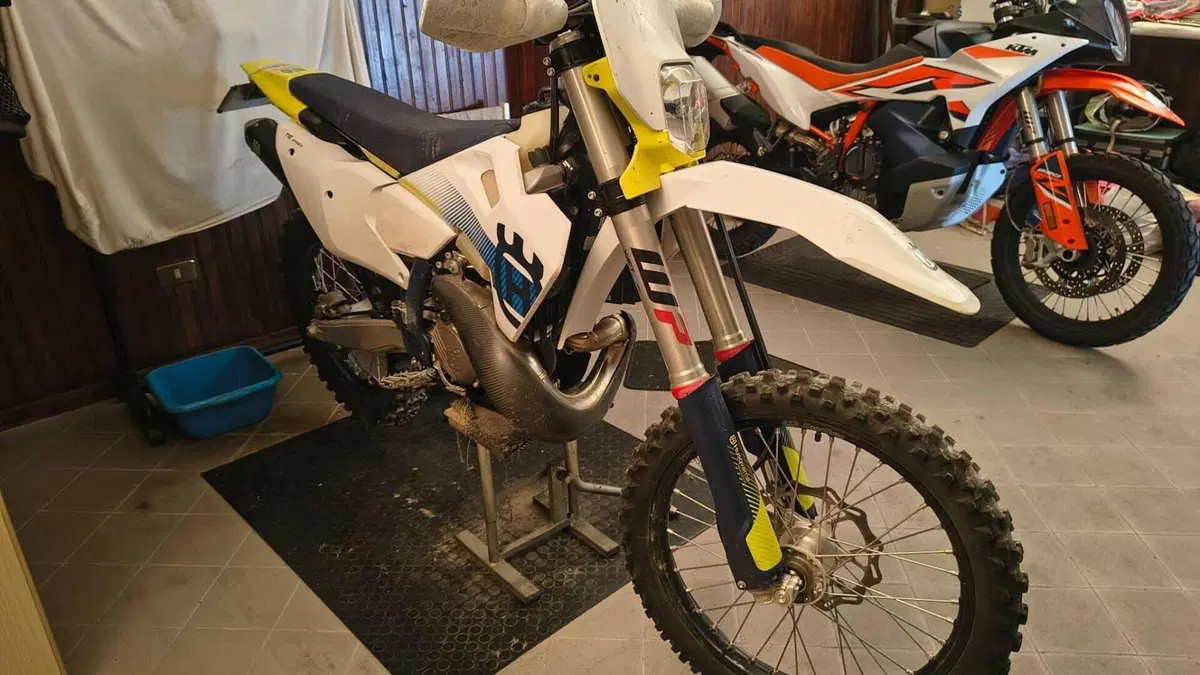 Husqvarna TE 250 (2024)  (2)