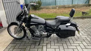 Honda VT 750 Shadow Spirit  (4)