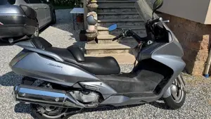 Honda Silver Wing 600 (2001 - 05)  (2)