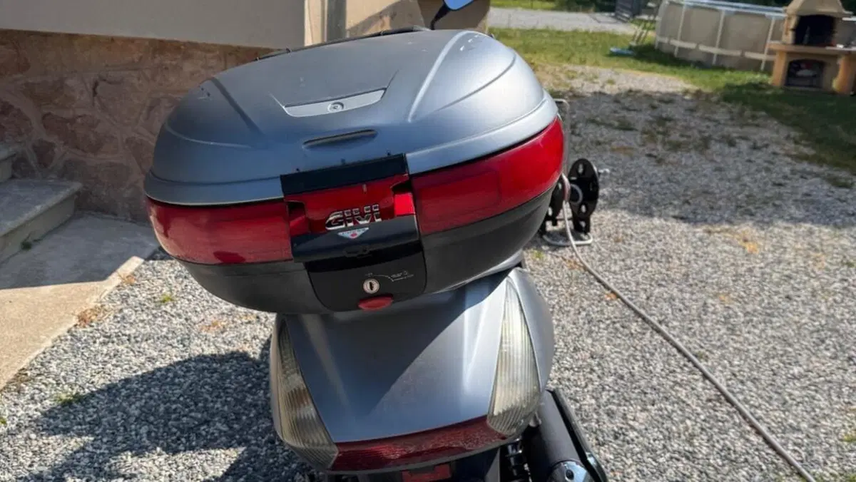 Honda Silver Wing 600 (2001 - 05)  (3)