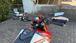 Ducati Hypermotard 950 SP (2022 - 25)  (4)