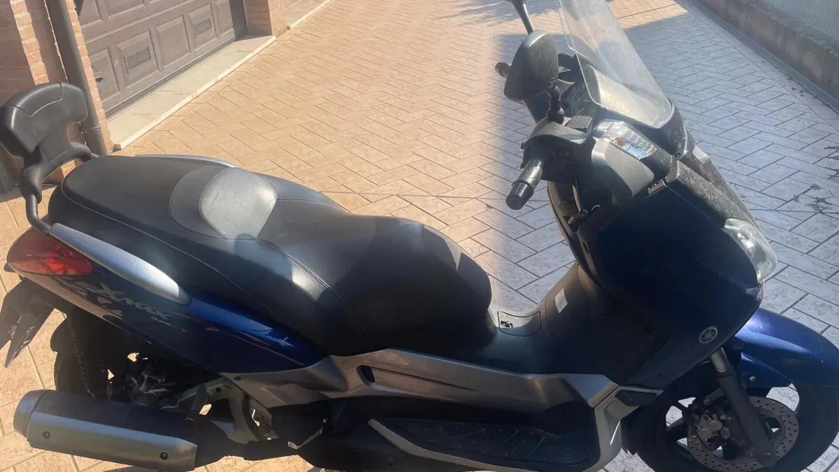 Yamaha X-Max 250 (2007 - 09)  (2)