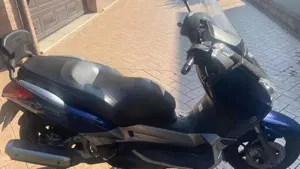 Yamaha X-Max 250 (2007 - 09)  (2)