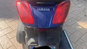Yamaha X-Max 250 (2007 - 09)  (8)