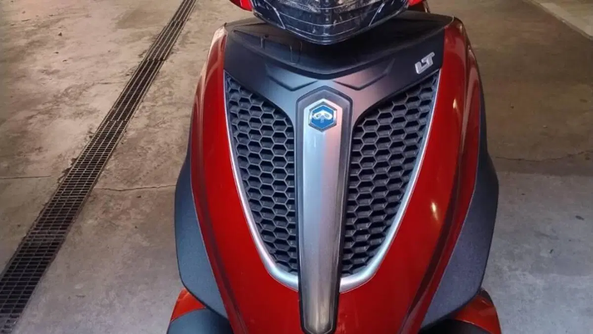 Piaggio Mp3 300 ie Business LT (2017 - 18)  (4)