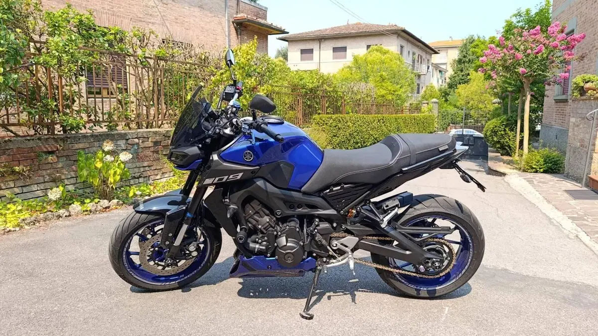Yamaha MT-09 (2017 - 20)  (2)
