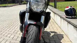 Ducati Monster 821 Stealth (2019 - 20)  (3)