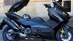 Yamaha T-Max 560 (2022 - 24)  (4)
