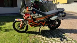 KTM 990 Adventure R (2009 - 11)  (2)