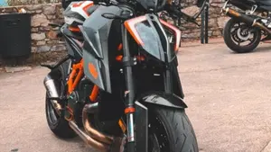 KTM 1290 Super Duke R (2020) 