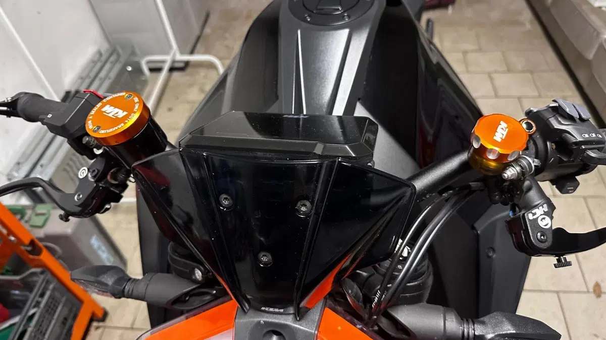 KTM 1290 Super Duke R (2020)  (3)