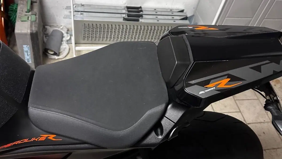 KTM 1290 Super Duke R (2020)  (5)