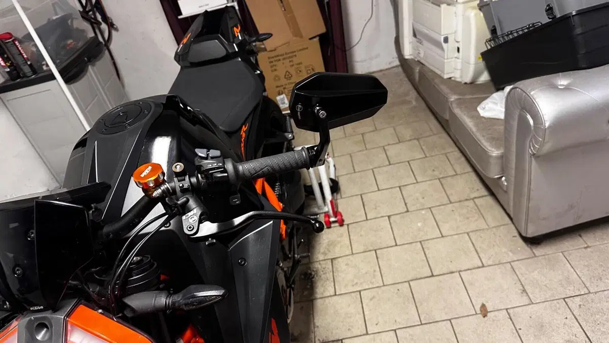 KTM 1290 Super Duke R (2020)  (6)