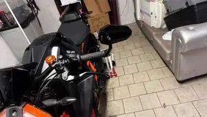KTM 1290 Super Duke R (2020)  (6)