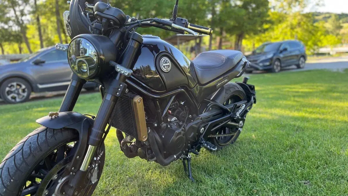Benelli Leoncino 500 ABS (2017 - 20) 