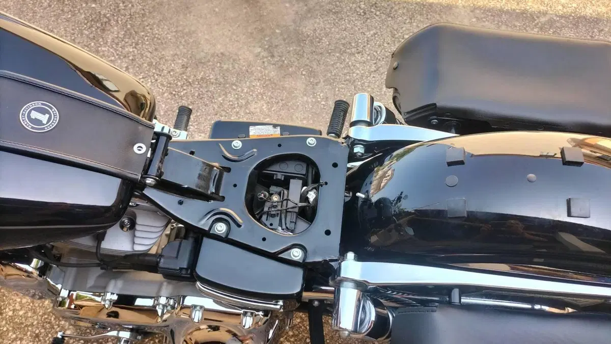 Harley-Davidson 1584 Super Glide Custom (2008 - 13) - FXDC  (4)
