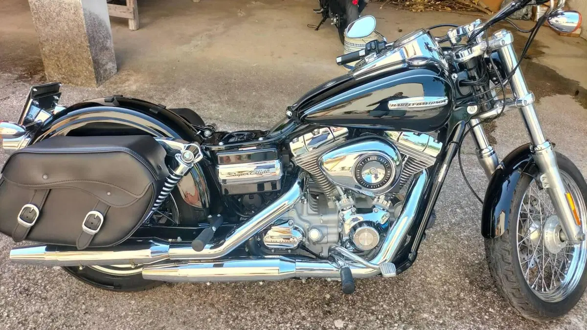 Harley-Davidson 1584 Super Glide Custom (2008 - 13) - FXDC  (9)