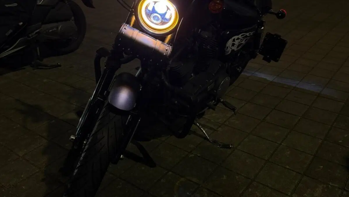 Harley-Davidson 883 Iron (2014 - 16) - XL 883N  (2)