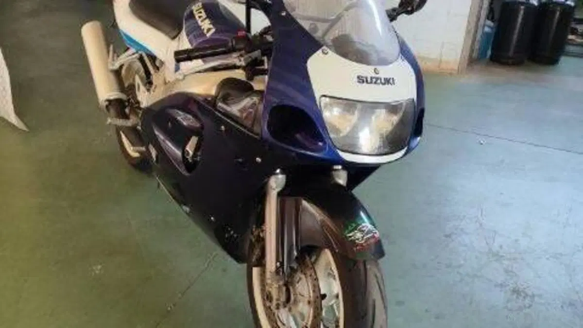 Suzuki GSX R 600 (1997 - 00)  (2)