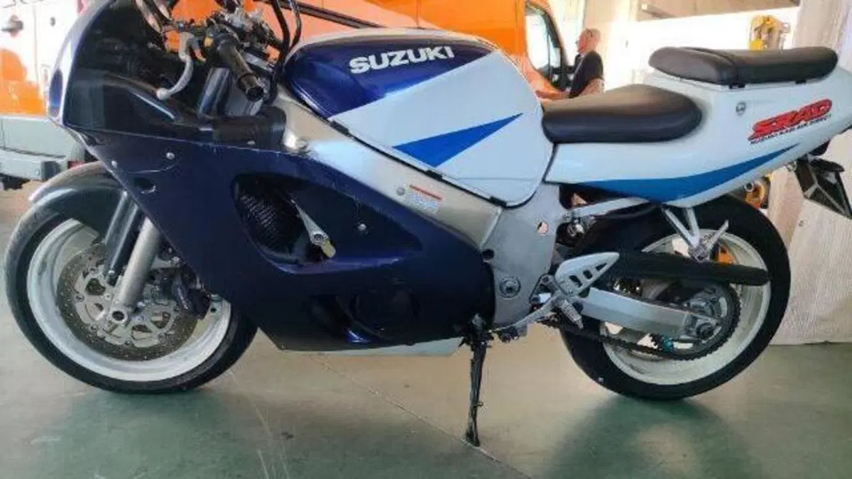 Suzuki GSX R 600 (1997 - 00)  (3)