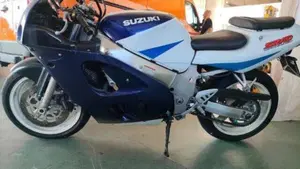 Suzuki GSX R 600 (1997 - 00)  (3)