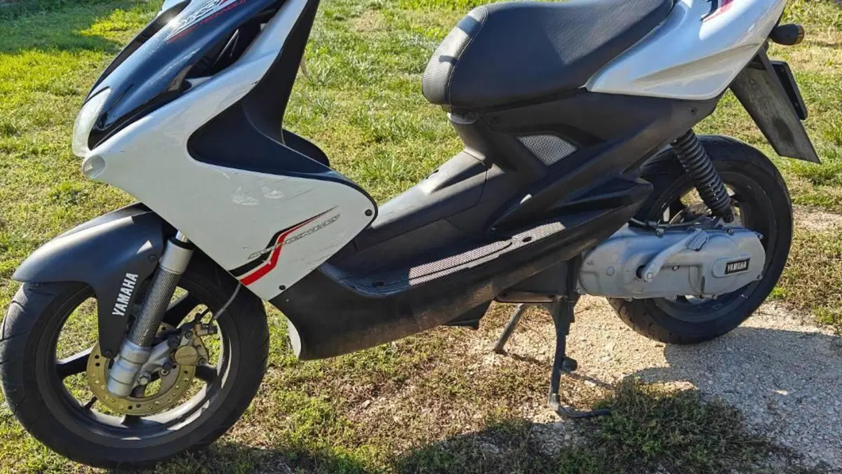 Yamaha Aerox 50 R (2007 - 18)  (2)