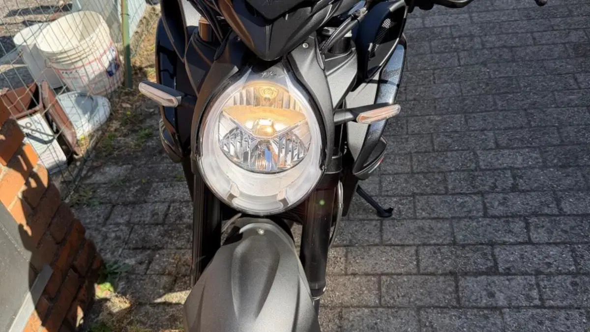 MV Agusta Brutale 800 R (2023 - 25)  (2)