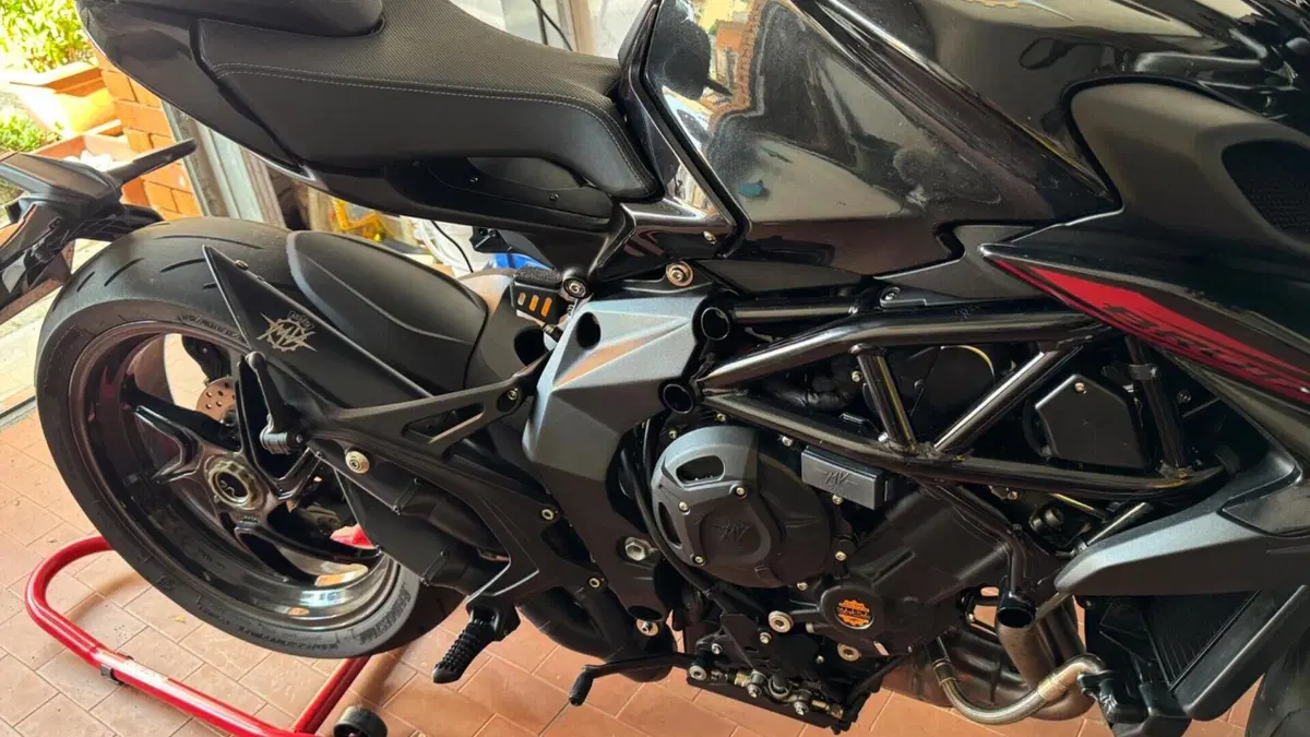 MV Agusta Brutale 800 R (2023 - 25)  (4)