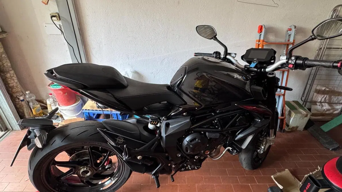 MV Agusta Brutale 800 R (2023 - 25)  (5)