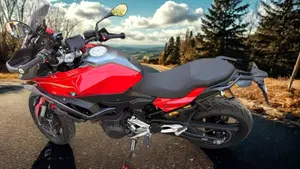 Bmw F 900 XR (2025 - 27)  (2)