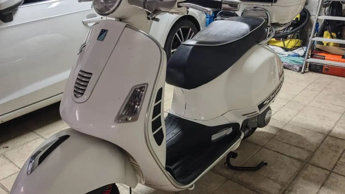 Vespa GTS 300 Super (2008 - 16)  (3)