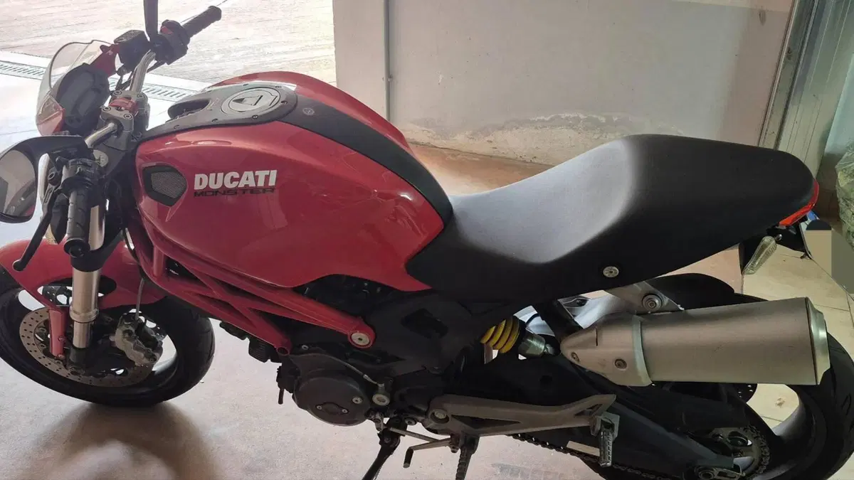 Ducati Monster 696 Plus (2007 - 14)  (2)