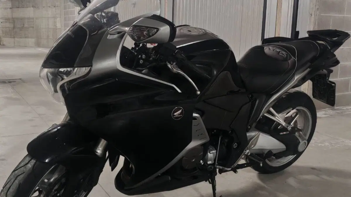 Honda VFR 1200 F ABS (2009 - 16) 