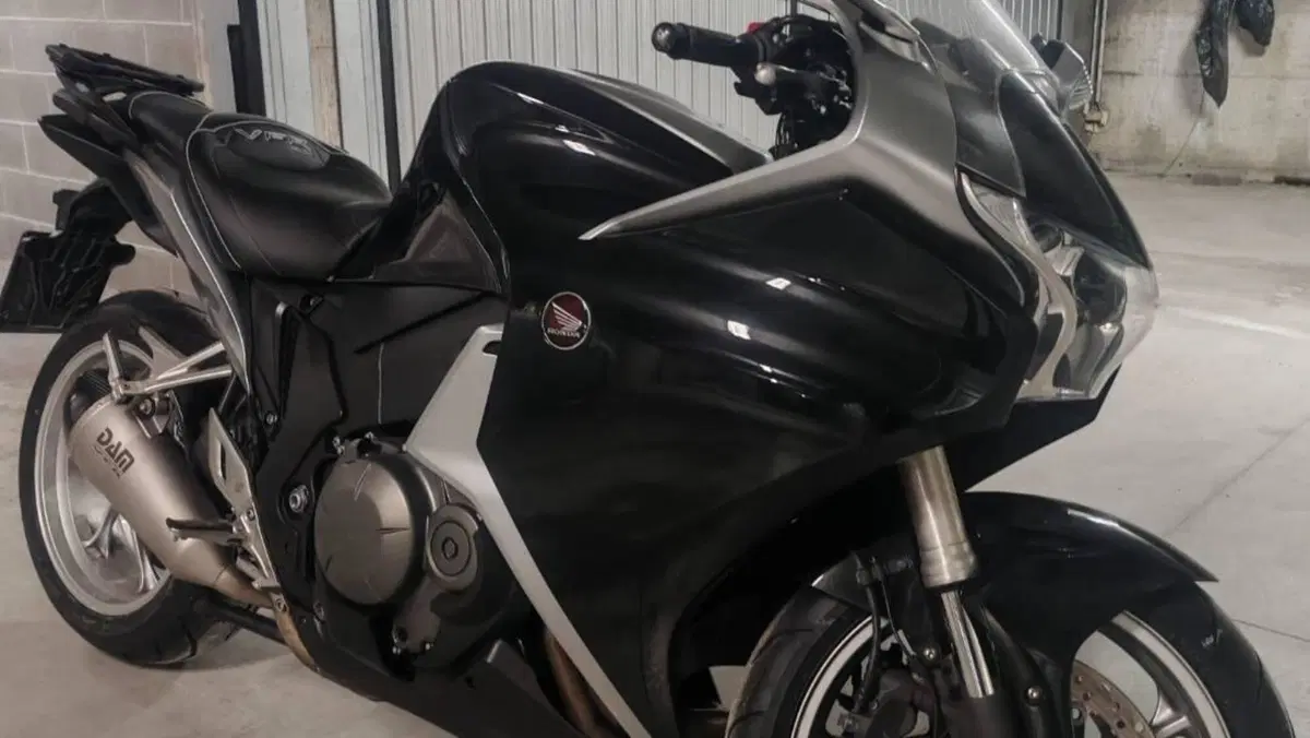 Honda VFR 1200 F ABS (2009 - 16)  (3)