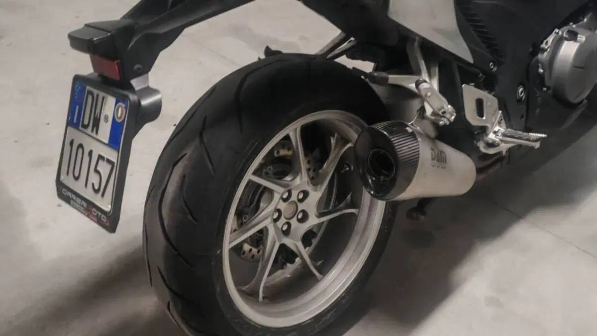 Honda VFR 1200 F ABS (2009 - 16)  (5)