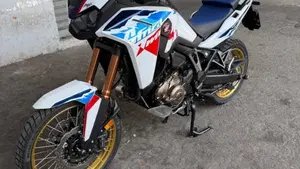 Honda Africa Twin CRF 1100L ES DCT (2024 - 26) 