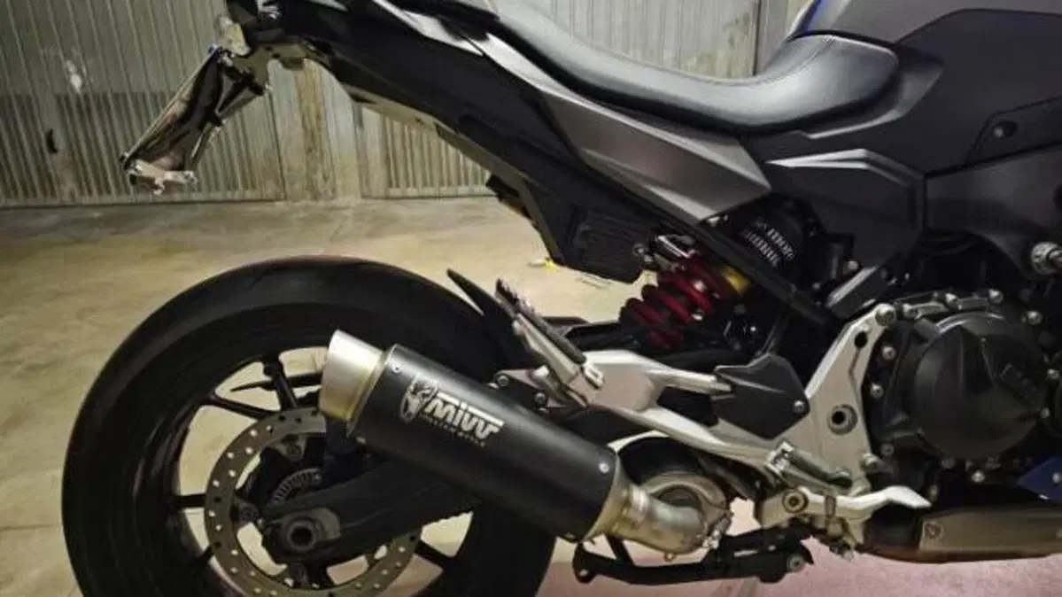 Bmw F 900 R (2021 - 24)  (4)